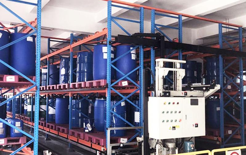 Who Should Manage The Warehouse? This Is A Very Important Question