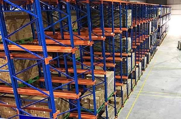 What are the characteristics of the drive through racks of Fujian Putian warehouse?