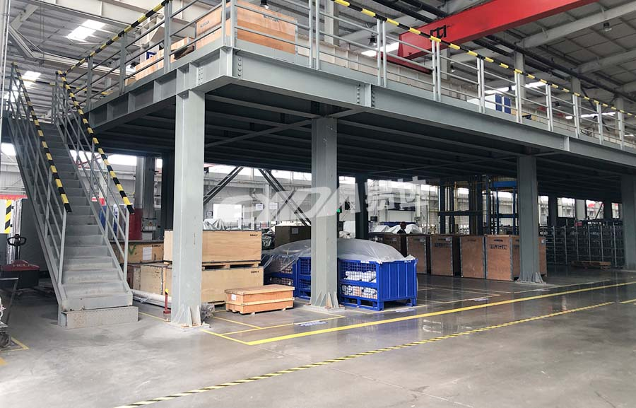 What is the maximum load-bearing capacity of the mezzanine rack?