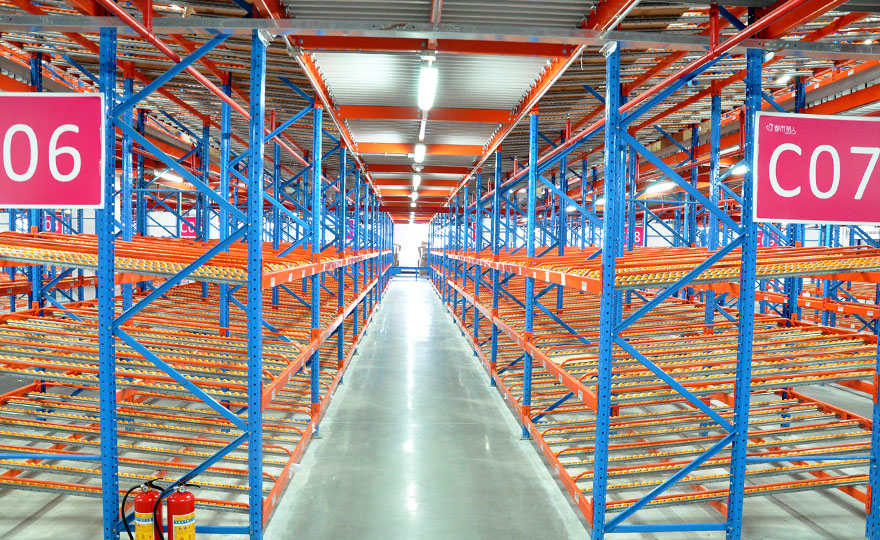 Fluent storage rack, efficient access management necessary