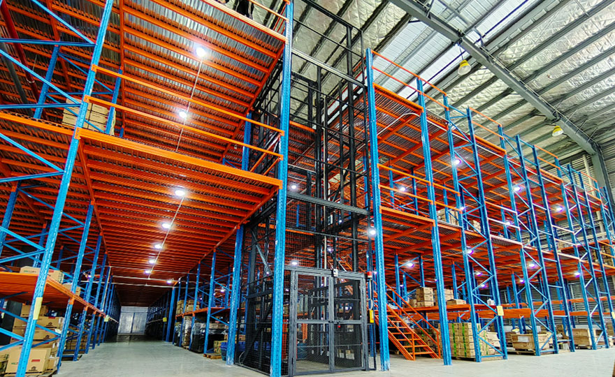 How does the steel structure platform improve the efficiency of cargo access? Attic warehouse shelves enterprise analysis