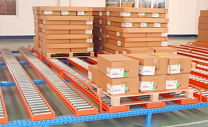 Gravity-type warehouse rack, excellent at handling cargo transportation