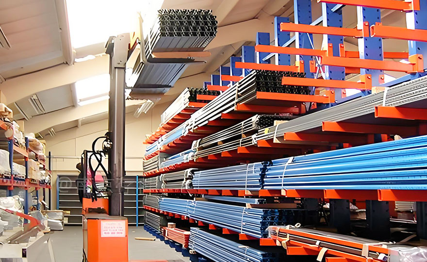 Aluminum material-specific cantilevered shelves, a convenient storage solution for long-shaped materials