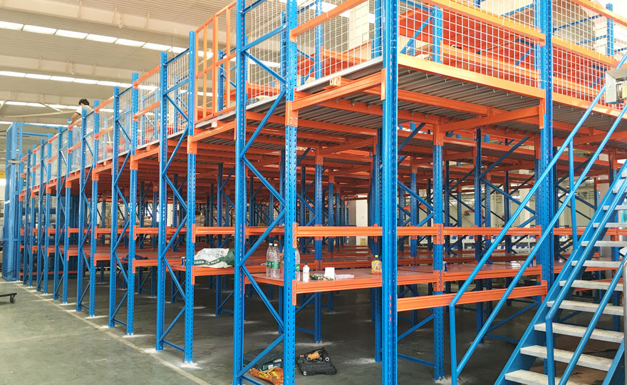 Automobile parts storage shelves, flexible storage solution for multiple types of goods
