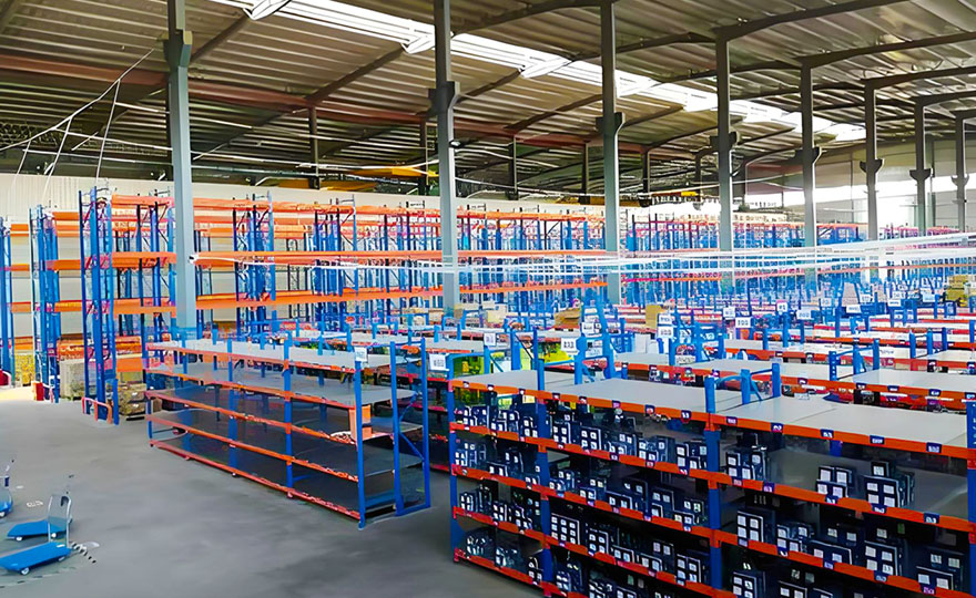 Is it better to use mesh or iron for the backboards of heavy-duty shelves?