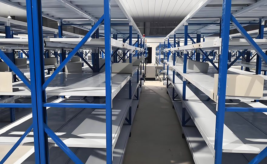 What types of cold storage shelves are used for manual stock picking?