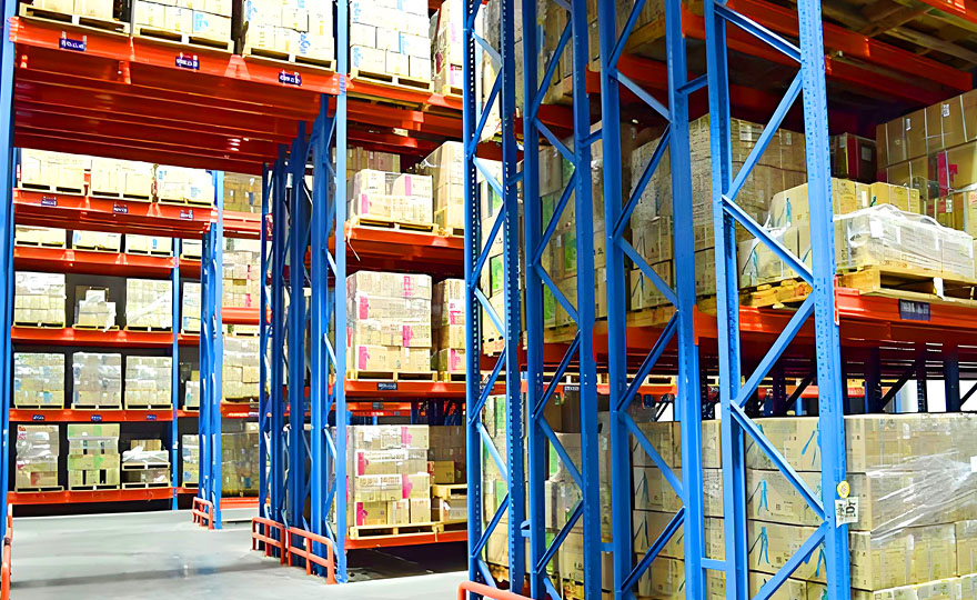 Heavy-duty shelves for factory warehouses, customizable as per requirements