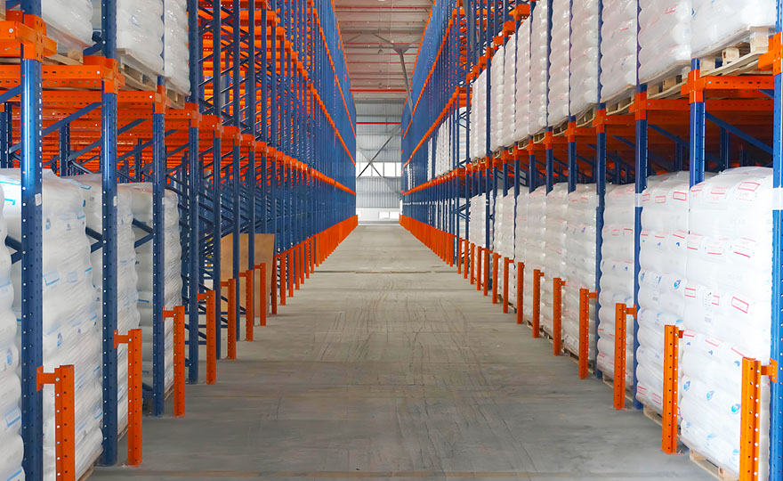 Chemical plant warehouse shelves, with extremely large storage capacity