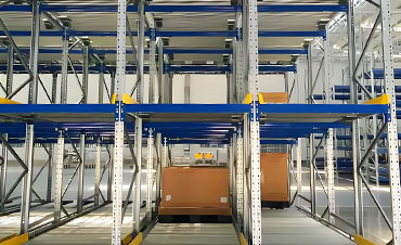 Logistics company gravity-type roller rack