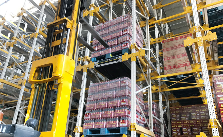 Which type is more suitable for a cold storage facility, the shuttle shelves or the roller shelves?
