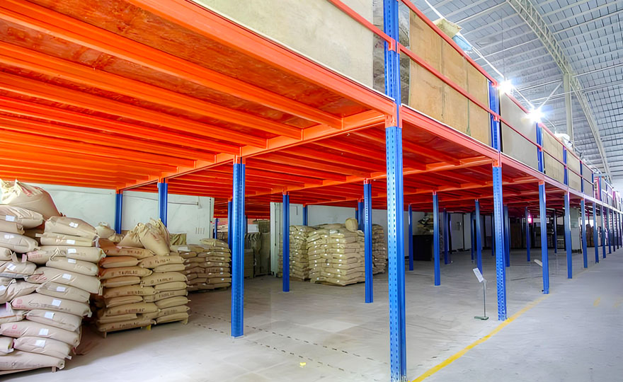 Are the shelves of the warehousing platform suitable for installation outdoors?