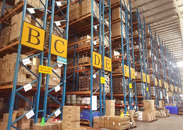 Narrow aisle (VNA) racks.jpg