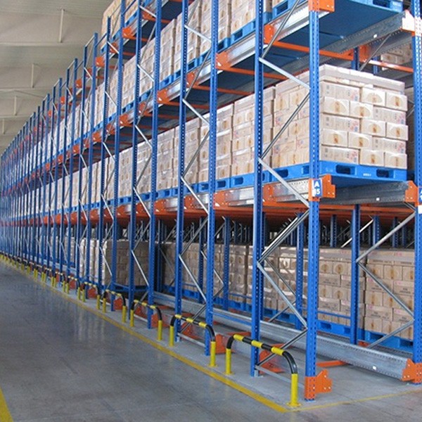 What kind of shelves are suitable for cold chain warehouses at minus 25°C?