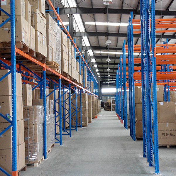 What is the maximum height of the pallet rack?