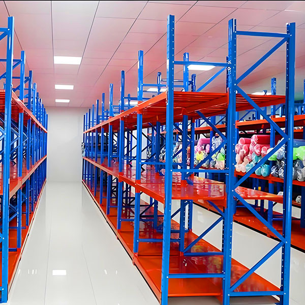 warehouse heavy-duty shelves