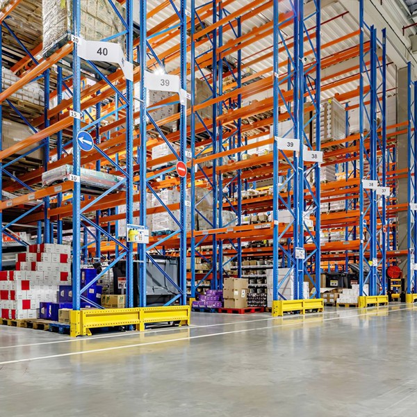 pallet-type heavy-duty shelves