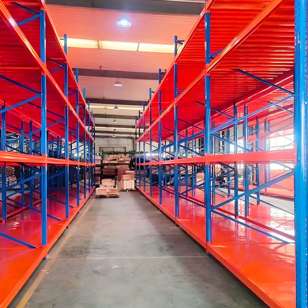 heavy-duty pallet racks