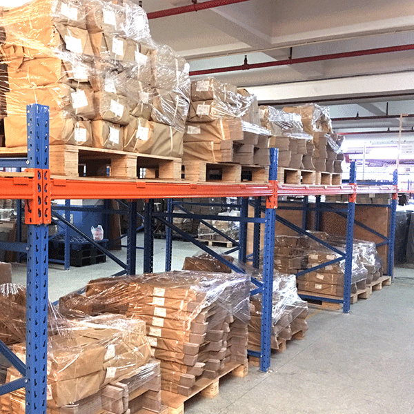 Heavy-duty mold shelves Heavy-duty mold shelves